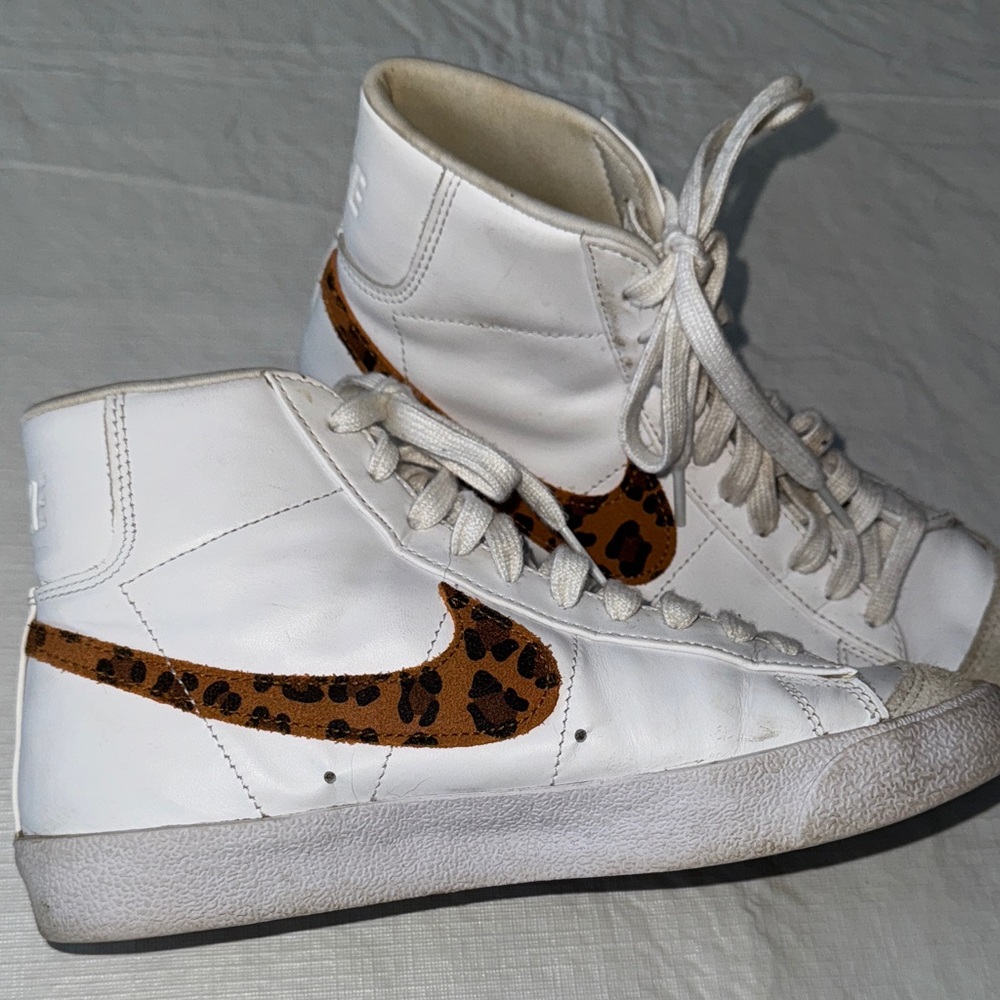 Women's Nike White & Leopard print High-Top Sneakers size 8.5